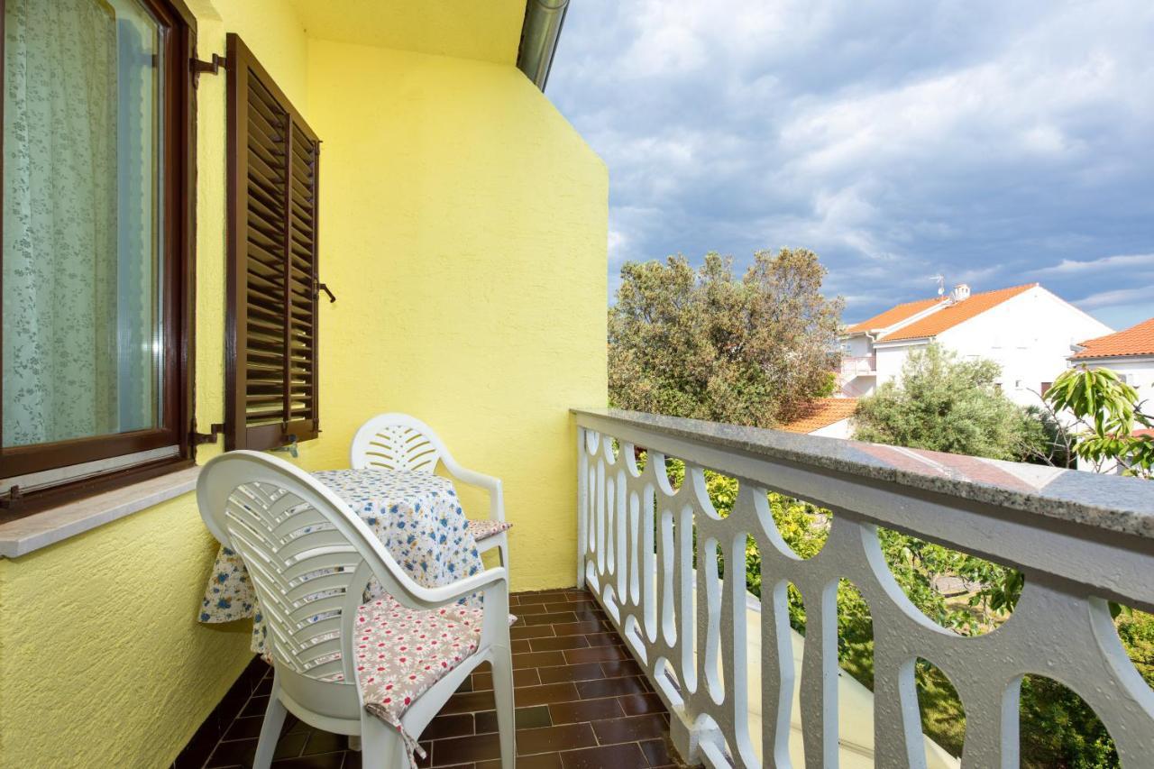 Apartment Drago *Cosy & Close To The Beach! Крк Екстер'єр фото