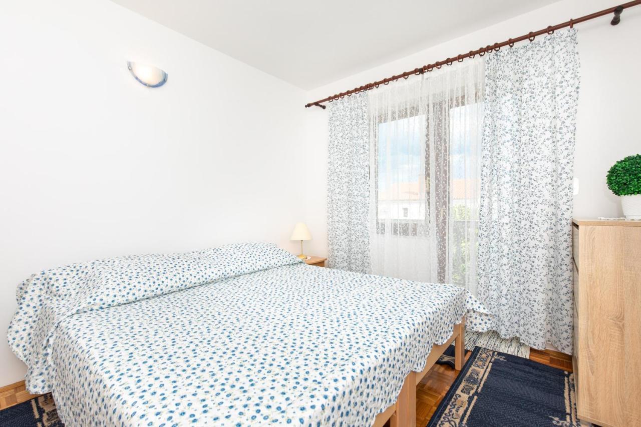 Apartment Drago *Cosy & Close To The Beach! Крк Екстер'єр фото