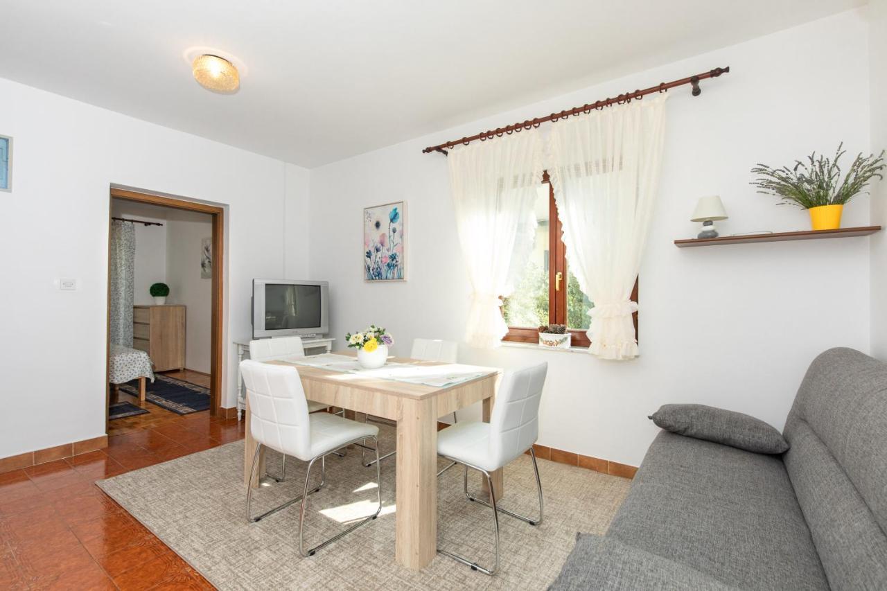Apartment Drago *Cosy & Close To The Beach! Крк Екстер'єр фото