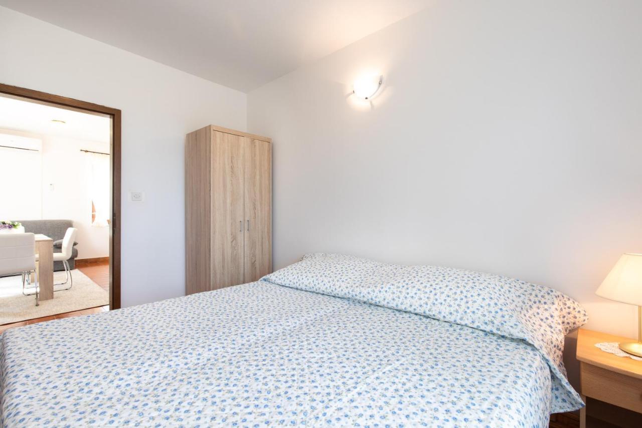 Apartment Drago *Cosy & Close To The Beach! Крк Екстер'єр фото