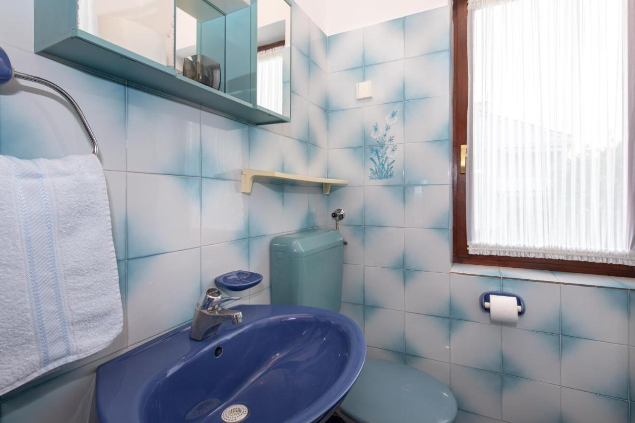 Apartment Drago *Cosy & Close To The Beach! Крк Екстер'єр фото