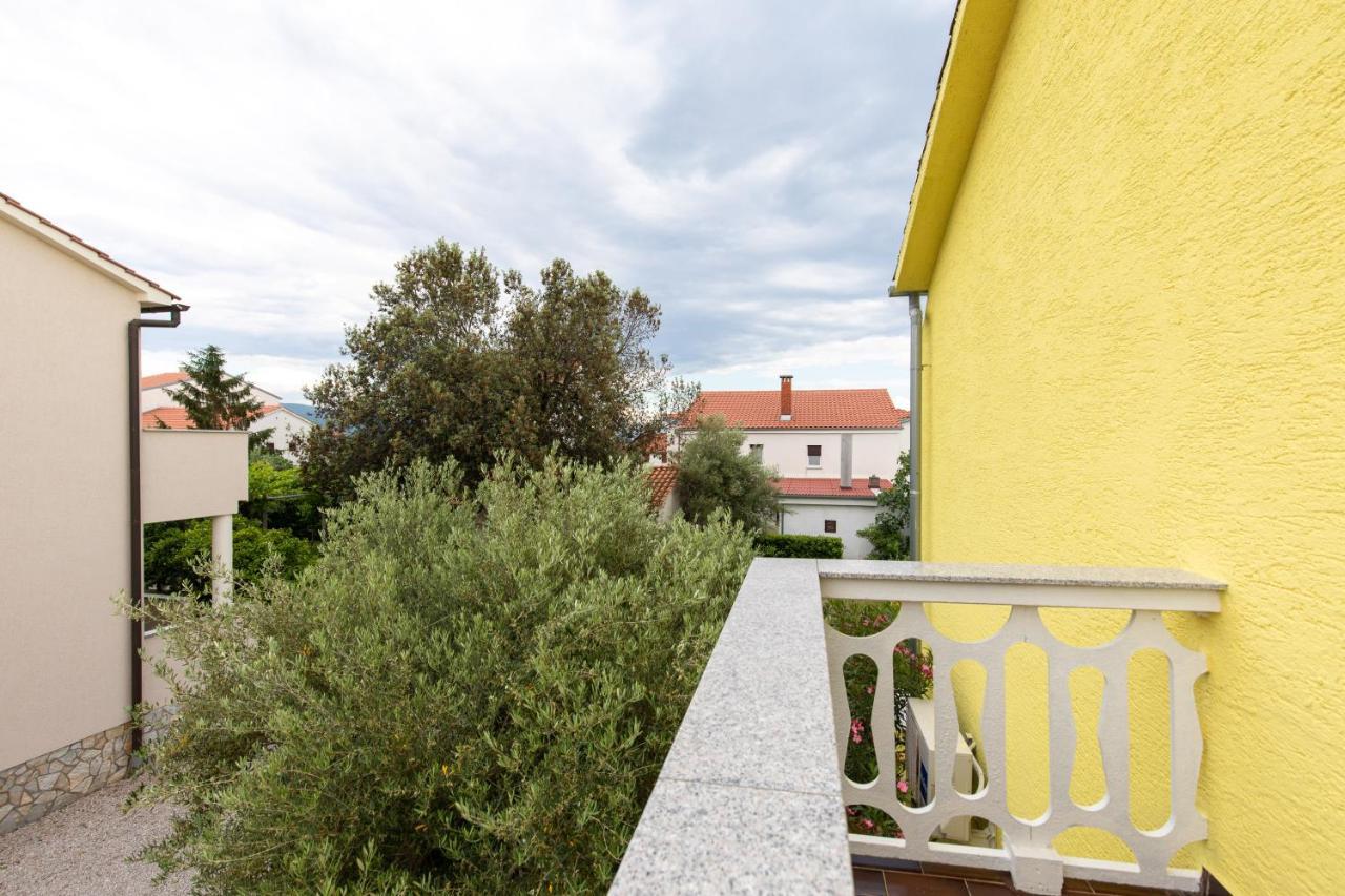 Apartment Drago *Cosy & Close To The Beach! Крк Екстер'єр фото
