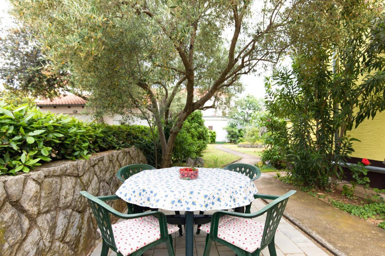 Apartment Drago *Cosy & Close To The Beach! Крк Екстер'єр фото