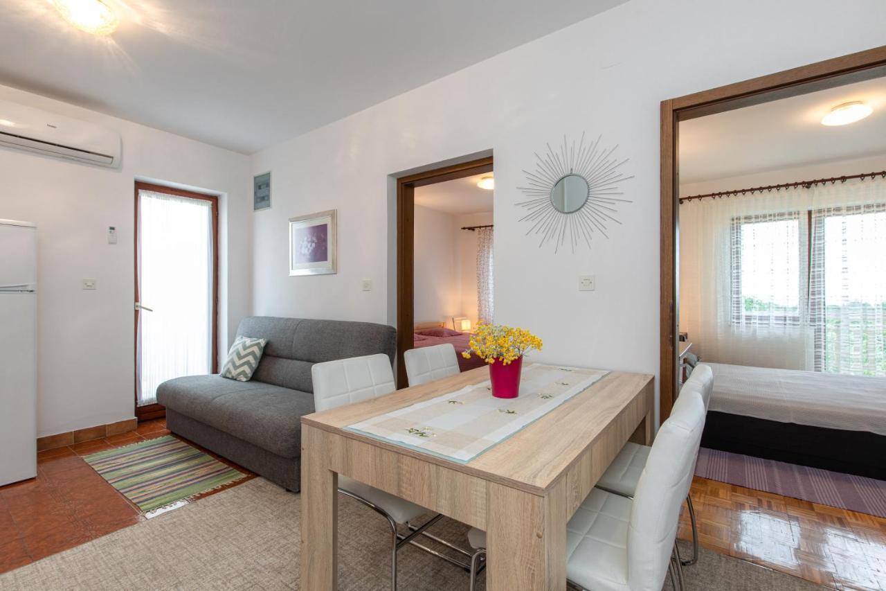 Apartment Drago *Cosy & Close To The Beach! Крк Екстер'єр фото
